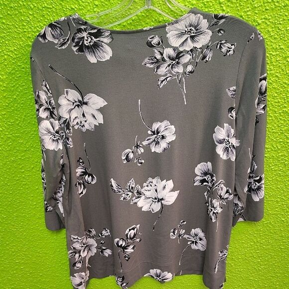 J Jill Green and White 3/4 Sleeve Relaxed Blouse - Picture 3 of 3